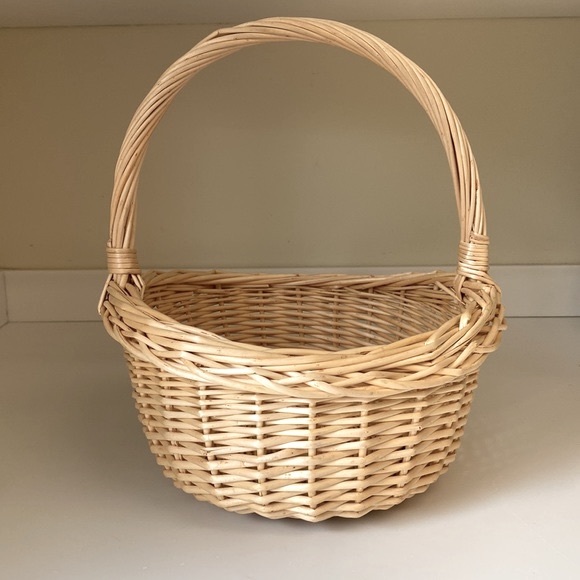 10” Round Woven Wicker Basket with Handle and Curved Thicker Rim - Picture 7 of 8